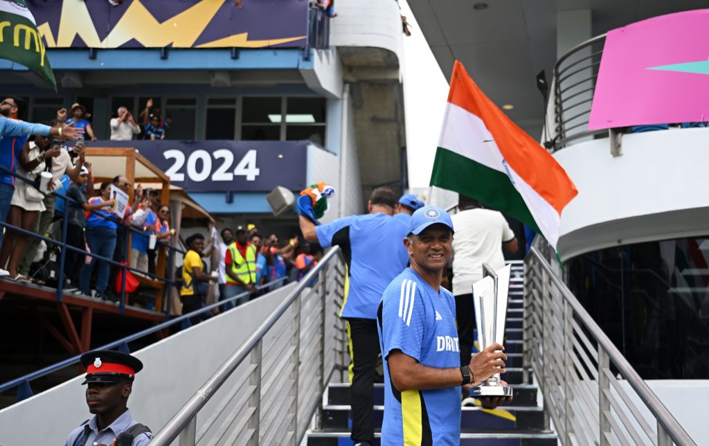 Rahul Dravid holding World Cup Trophy- Global News Article