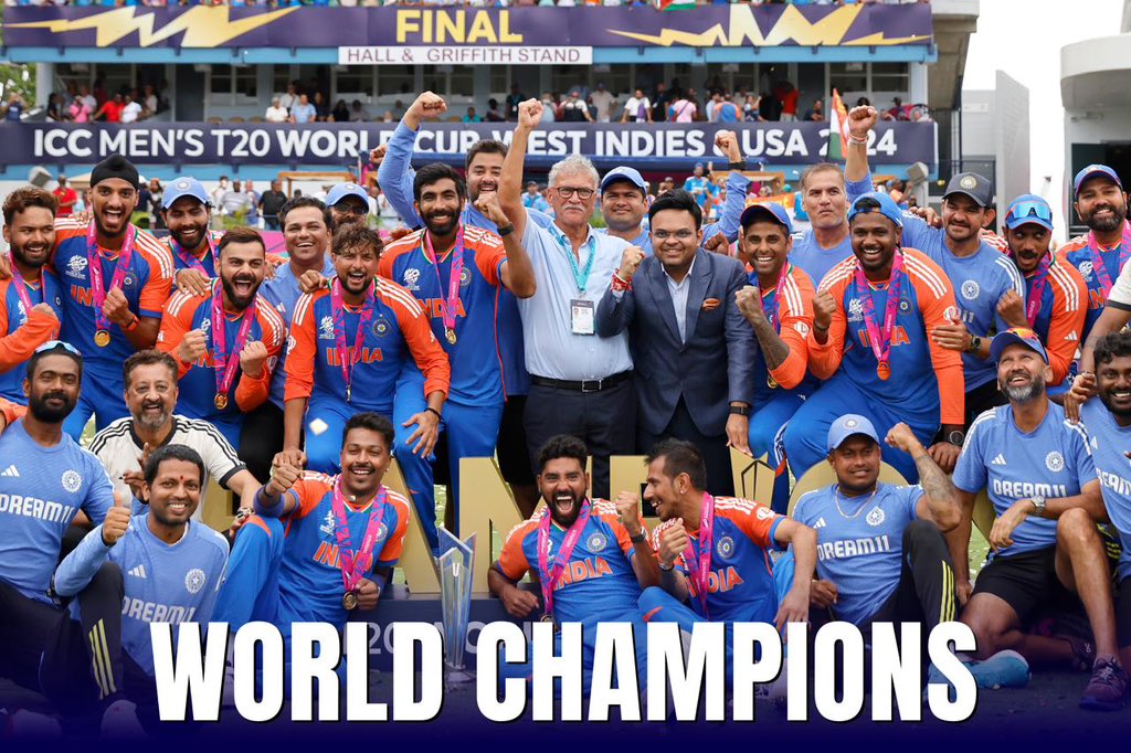 World Cup Winner India with Player And Supporting Staff- Global News Article